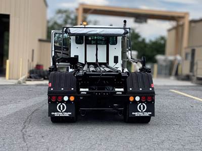 Peterbilt 567 Roll Off Truck - Cummins, 450HP