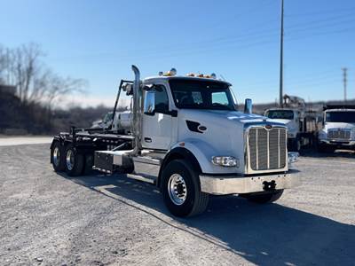 Peterbilt 567 Roll Off Truck - Cummins, 450HP