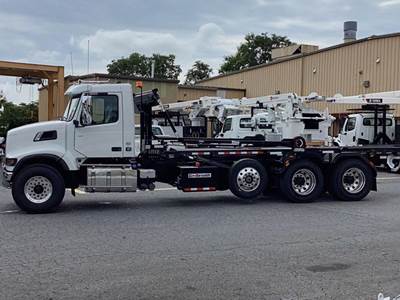 Volvo VHD64 Roll Off Truck - DD13 D, 455HP