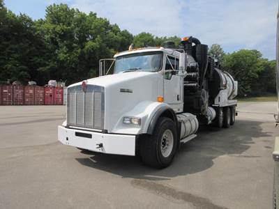 Kenworth T800 Vacuum Truck - Cummins, 425HP