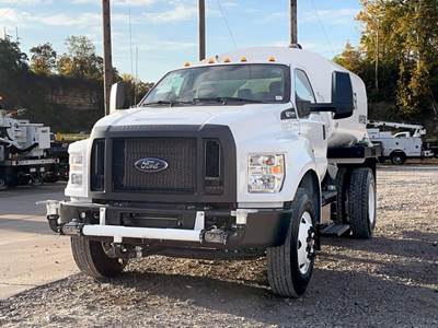 Ford F-750 Water Truck - 7.3L G 335HP