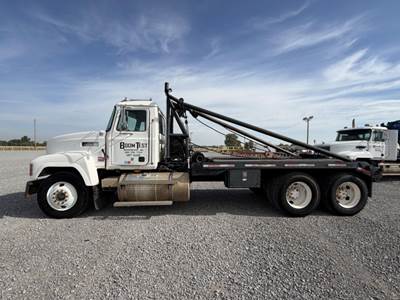 Mack CH613 Winch Truck - E7 11.9L, 300HP
