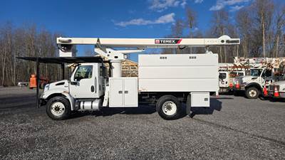 2022 INTERNATIONAL MV607 & TEREX XT PRO 56 BUCKET & 11' CHIPPER DUMP