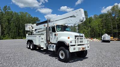 2010 INTERNATIONAL 5500i 6X6 & ALTEC A77T-E93 98' MAT. HAND INSUL BOOM