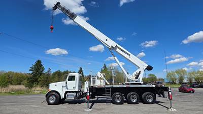 2013 Peterbilt 365 Crane Truck - Altec AC38-127S-EJ Boom