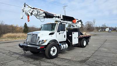 2018 INTERNATIONAL WORKSTAR 7300 & ALTEC DH50 INSULATED DIGGER DERRICK **LOW HOURS / LOW MILES**