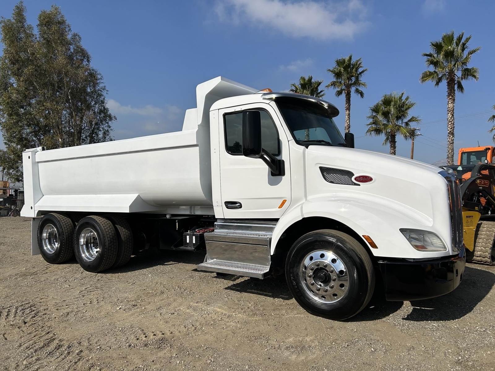 2018 Peterbilt 579 Dump Truck For Sale Fontana, CA W003370