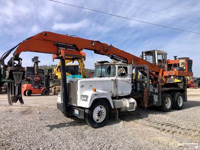 Serco 200 Truck-Mounted Log Loader