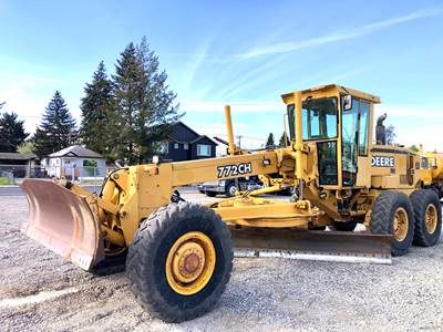 2000 John Deere 772CH Motor Grader