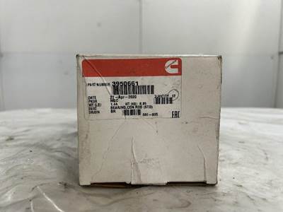 Cummins 320 Engine Part for a Peterbilt 320