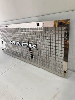 Mack LEU Grille for a Mack LE613