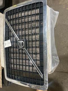 Volvo VNL Grille
