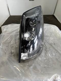 Volvo VNL Right Headlight Assembly