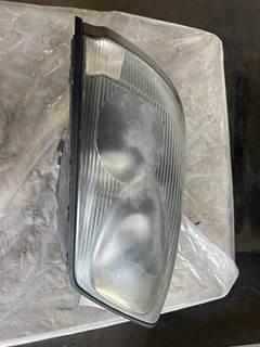Volvo VNL Right Headlight Assembly