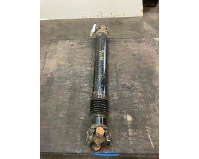 Mack Pinnacle CXU613 Rear Driveshaft for a Mack CXU613