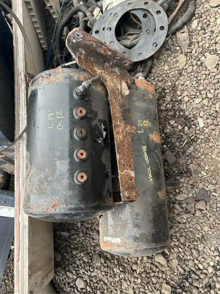 2001 Mack MR688S Air Tank For Sale Lakefield, ON, Canada MAC012516