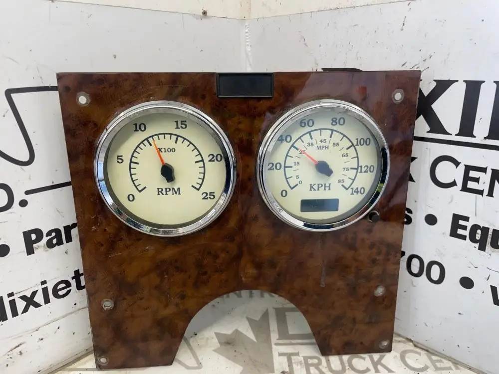 2003 International 9200i Instrument Panel Cluster For Sale Lakefield