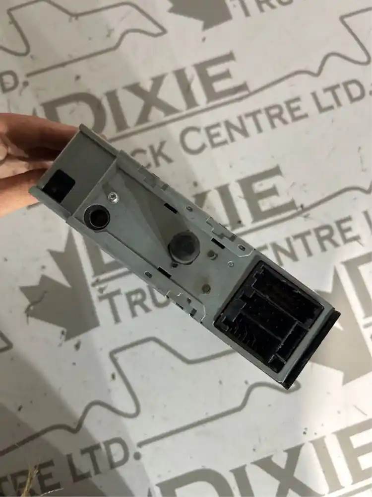 2015 Kenworth T880 Radio For Sale Lakefield, ON, Canada P105266