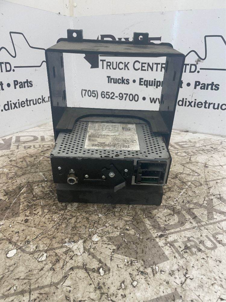 Mack Radio for a 2012 Mack CXU613 For Sale Lakefield, ON, Canada