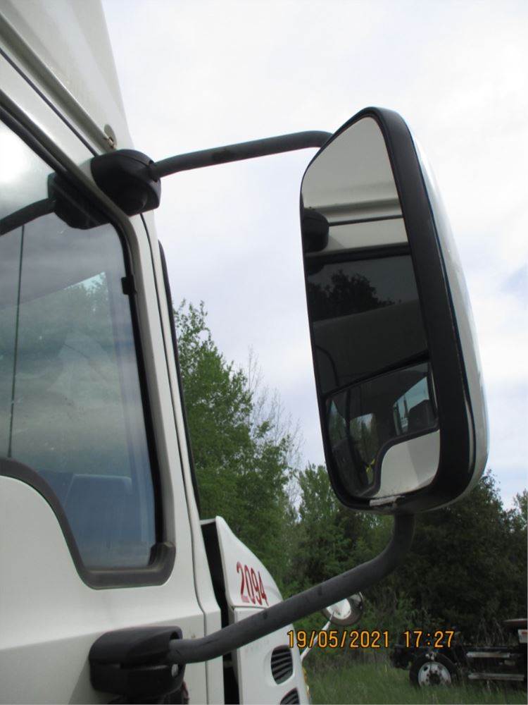 Mack Pinnacle CXU613 Right Side View Mirror for a 2012 Mack CXU613 For