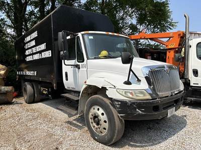 International DuraStar 4300 Chipper Truck - Manual