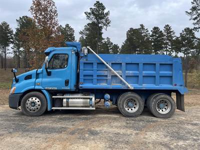 Freightliner Cascadia 113 Dump Truck - Detroit 500HP, 10 Speed Manual