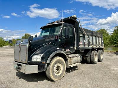 Kenworth T880 Dump Truck - Paccar 405HP, Automatic