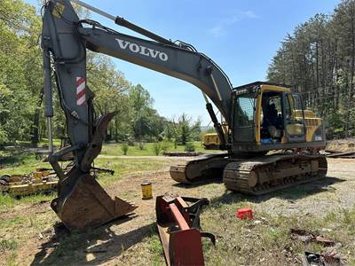 Volvo EC210B LC Excavator