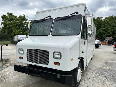 Freightliner MT55 Single Axle Truck - 308HP