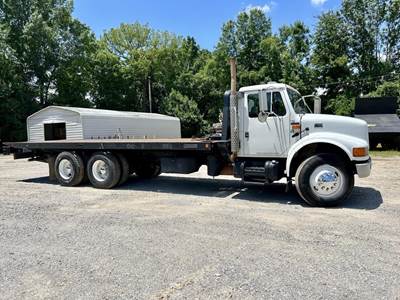International 4900 Rollback Tow Truck