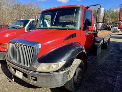 International DuraStar 4200 Single Axle Rollback Tow Truck - VT365, 325HP, Manual