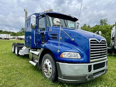 Mack Pinnacle CXU613 Sleeper Semi Truck - MP8 435HP