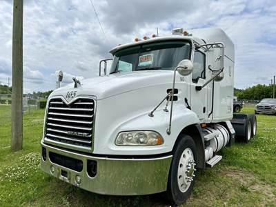 Mack Pinnacle CXU613 Sleeper Semi Truck - 335HP