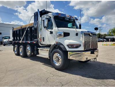 Western Star 47X Dump Truck - Detroit 525HP, Automatic