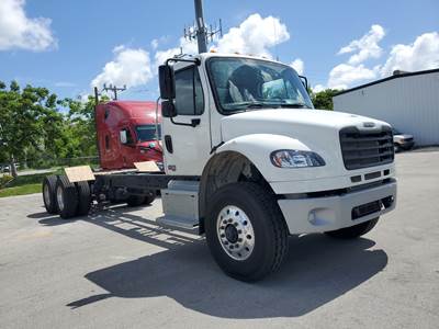Freightliner M2 106 Tandem Axle Flatbed Truck - Automatic