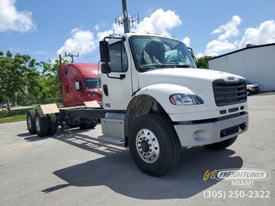 Freightliner M2 106 Tandem Axle Flatbed Truck - Automatic