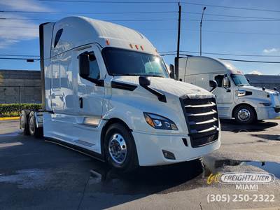 Freightliner Cascadia 126 Sleeper Semi Truck - Detroit, Other