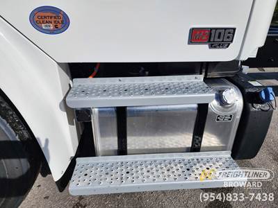 Freightliner M2-106 Plus Box Truck - 250HP, Automatic