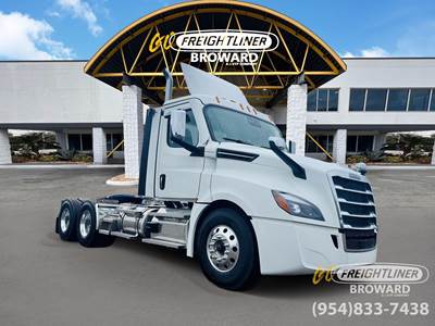 Freightliner Cascadia 126 Day Cab Truck - Detroit, Other