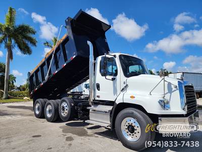 Freightliner 114SD Dump Truck