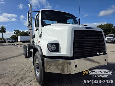 Freightliner 114SD Dump Truck - Cummins, Automatic