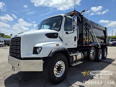 Freightliner 114SD Dump Truck - Cummins 500HP, Automatic