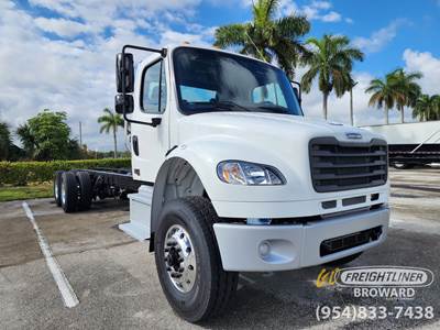 Freightliner M2 106 Tandem Axle Flatbed Truck - 350HP, Automatic
