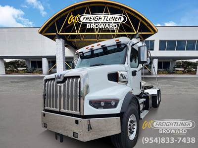 Western Star 47X Roll Off Truck - Cummins, 455HP, Automatic