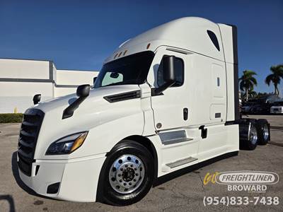 Freightliner Cascadia 126 Sleeper Semi Truck - Detroit, Other