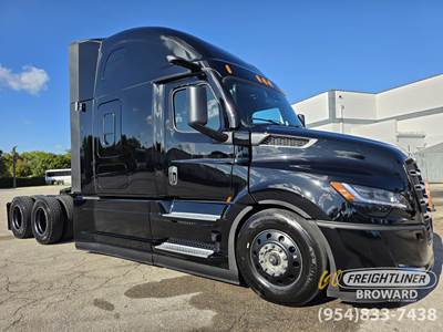 Freightliner Cascadia 126 Sleeper Semi Truck - Detroit, Other