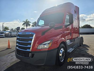 Freightliner Cascadia 126 Sleeper Semi Truck - Detroit, Other