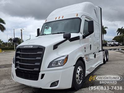 Freightliner Cascadia 126 Sleeper Semi Truck - Detroit, Other