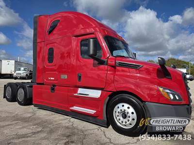 Freightliner Cascadia 126 Sleeper Semi Truck - Detroit, Other