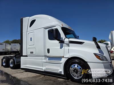 Freightliner Cascadia 126 Sleeper Semi Truck - Detroit, Other